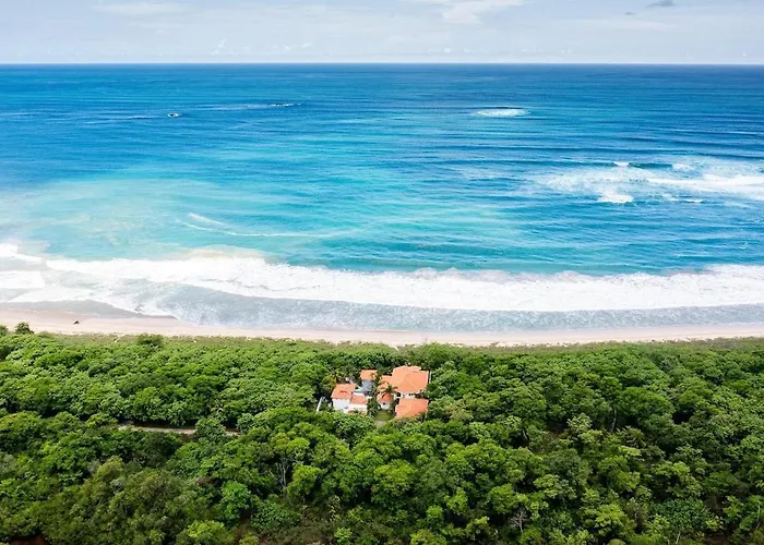 Barefoot Beachfront, Pool, Surf & Private Casita *