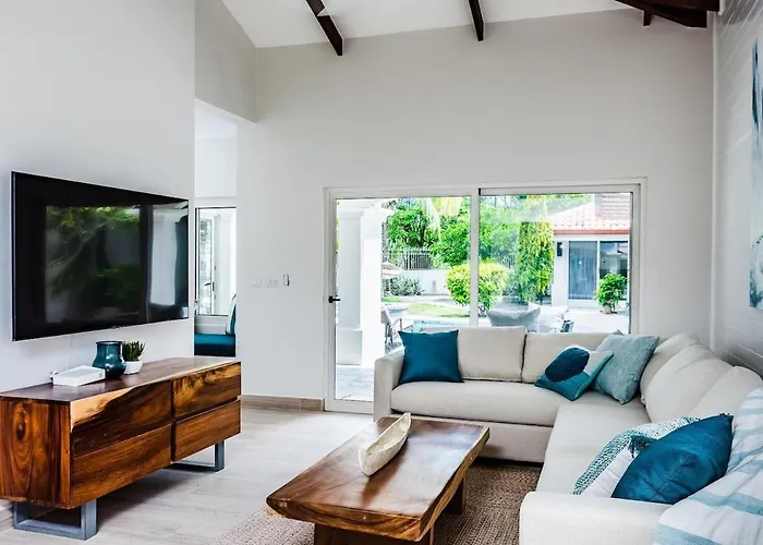 Barefoot Beachfront, Pool, Surf & Private Casita Playa Grande