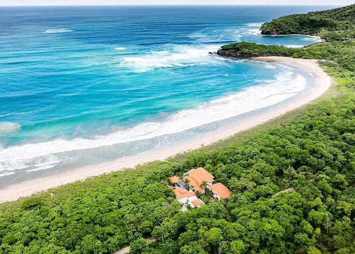 Barefoot Beachfront, Pool, Surf & Private Casita *